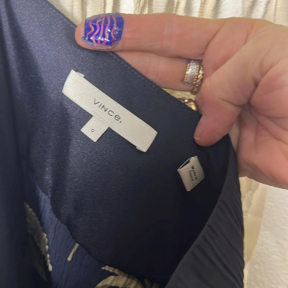 Vince Mixed Tropical Print Midi Wrap Skirt in Navy & Lilac Size 0/XS - Picture 2 of 14